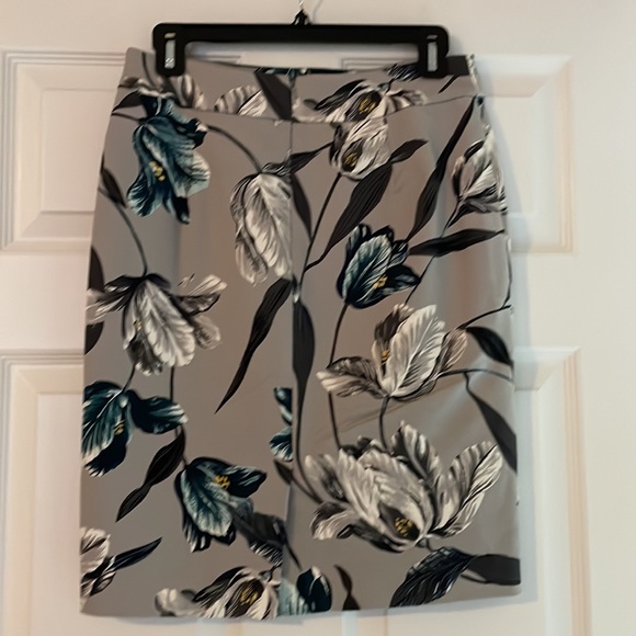 Ann Taylor a-line skirt - Picture 2 of 2